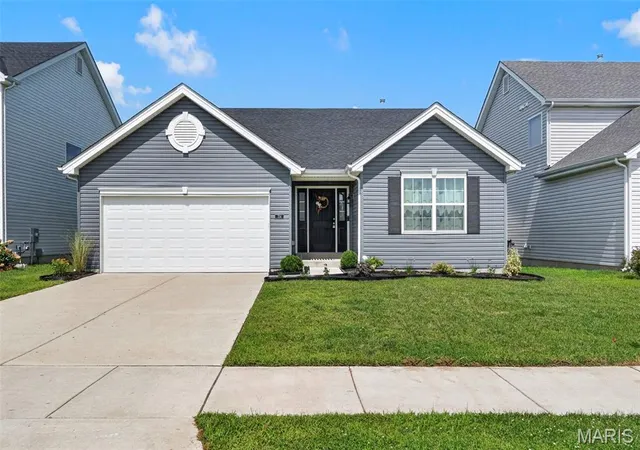 Photo 1 of Single family home for sale at 724 Palisades Dr, Saint Charles, MO 63301 | MLS# MIS26049706 | Listing updated on 2026-09-02