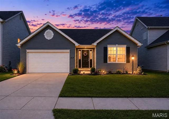 Photo 2 of Single family home for sale at 724 Palisades Dr, Saint Charles, MO 63301 | MLS# MIS26049706 | Listing updated on 2026-09-02
