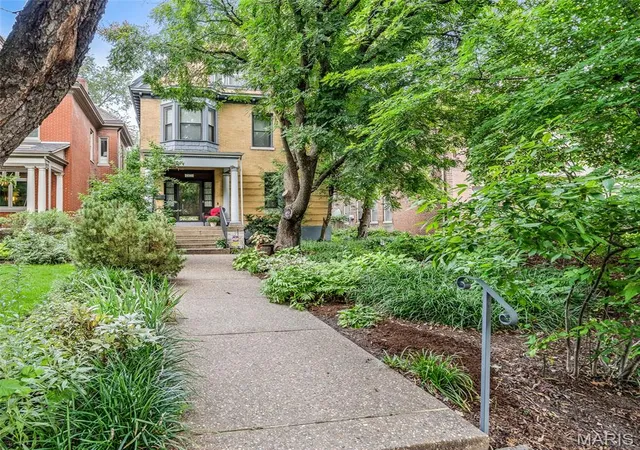 1st image of 4421 Laclede Ave, Saint Louis, MO 63108 | MLS# MIS26049715