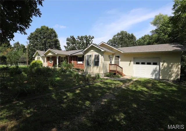 Photo 2 of Single family home for sale at 11697 John Emling Rd, Bismarck, MO 63624 | MLS# MIS26049724 | Listing updated on 2026-09-23