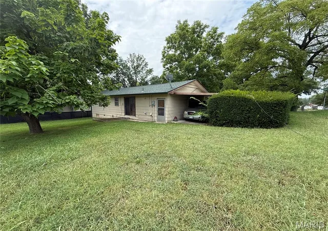 2nd image of 1010 Jefferson Ave, West Plains, MO 65775 | MLS# MIS26049729
