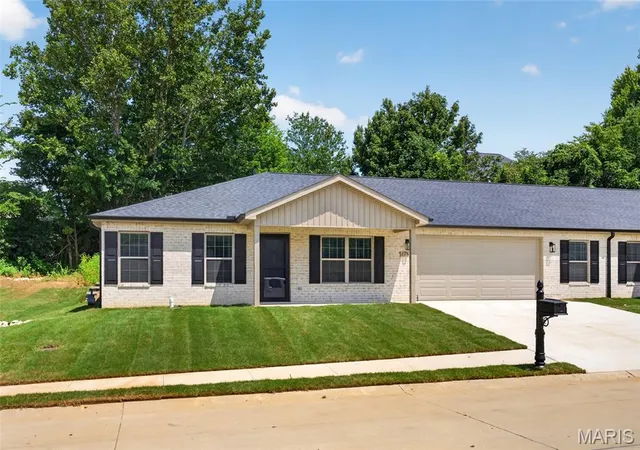 Photo 2 of Sale Pending at 5176 Caney Fork St, Jackson, MO 63755 | MLS# MIS26049732 | Listing updated on 2026-09-29