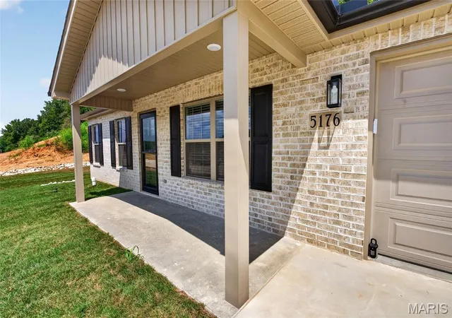 Photo 3 of Sale Pending at 5176 Caney Fork St, Jackson, MO 63755 | MLS# MIS26049732 | Listing updated on 2026-09-29