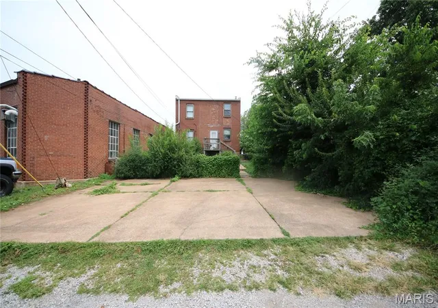 Photo 3 of Multi family home for sale at 5912 Arsenal St, Saint Louis, MO 63139 | MLS# MIS26049734 | Listing updated on 2026-08-07