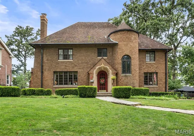 Single family home for sale at 7061 Forsyth Blvd, Saint Louis, MO 63105 | MLS# MIS26049749