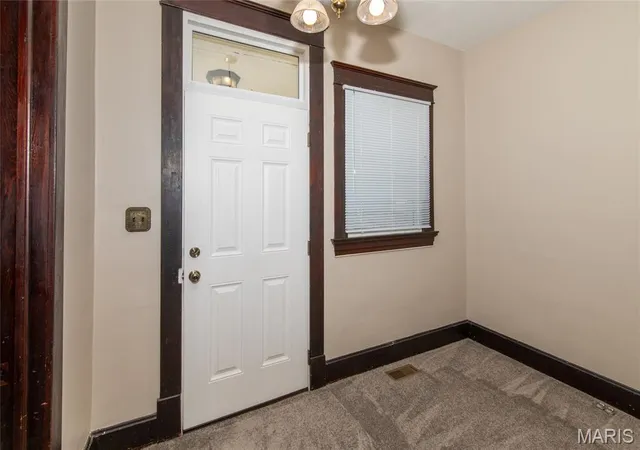 Photo 2 of Single family home for sale at 629 E C St, Belleville, IL 62220 | MLS# MIS26049756 | Listing updated on 2026-09-13