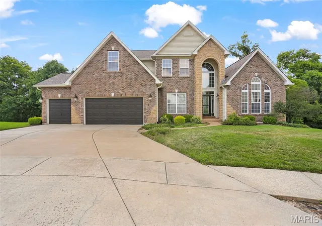 1st image of 6 Crestwyck Ct, Lake Saint Louis, MO 63367 | MLS# MIS26049757