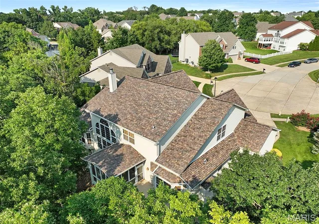 Photo 3 of Single family home for sale at 6 Crestwyck Ct, Lake Saint Louis, MO 63367 | MLS# MIS26049757 | Listing updated on 2026-08-28