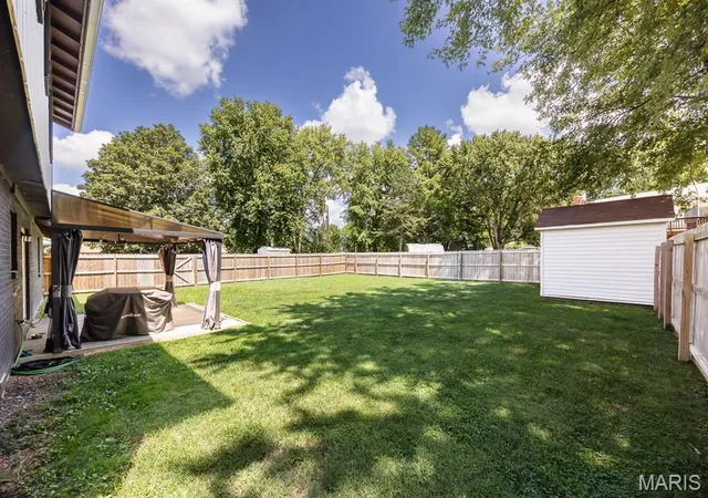 Photo 27 of Sale Pending at 200 Debra Dr, Fairview Heights, IL 62208 | MLS# MIS26049759 | Listing updated on 2026-08-15