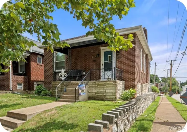 Photo 1 of Sale Pending at 5230 Lisette Ave, Saint Louis, MO 63109 | MLS# MIS26049760 | Listing updated on 2026-08-28
