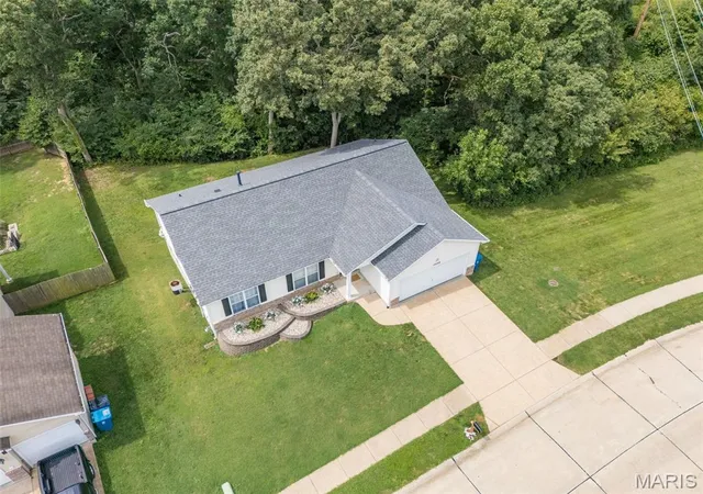 4th image of 10299 Micah Ln, Hillsboro, MO 63050 | MLS# MIS26049761