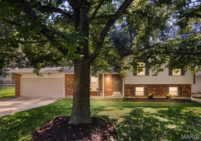 Photo 1 of Single family home for sale at 23 Crescent Woods Dr, Saint Peters, MO 63376 | MLS# MIS26049764 | Listing updated on 2026-09-25