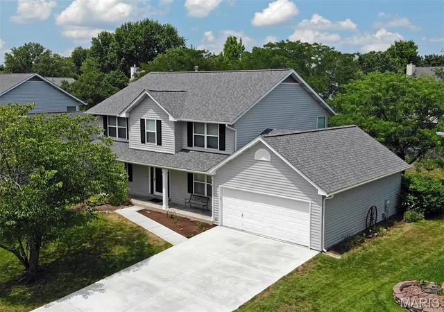 Photo 3 of Sale Pending at 16 Staunton Wy, O Fallon, MO 63368 | MLS# MIS26049771 | Listing updated on 2026-08-31