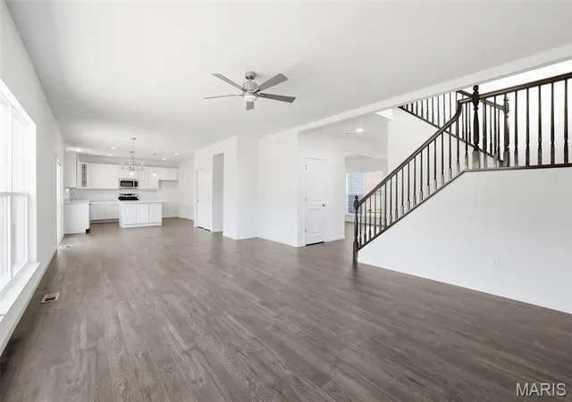 5th image of 24 Bluestem Ct, Lake Saint Louis, MO 63367 | MLS# MIS26049776