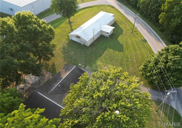 3rd image of 20249 Hwy Uu, Louisiana, MO 63353 | MLS# MIS26049783
