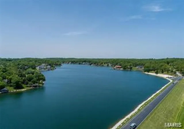 8th image of 10125 Lake Ridge Dr, Hillsboro, MO 63050 | MLS# MIS26049784