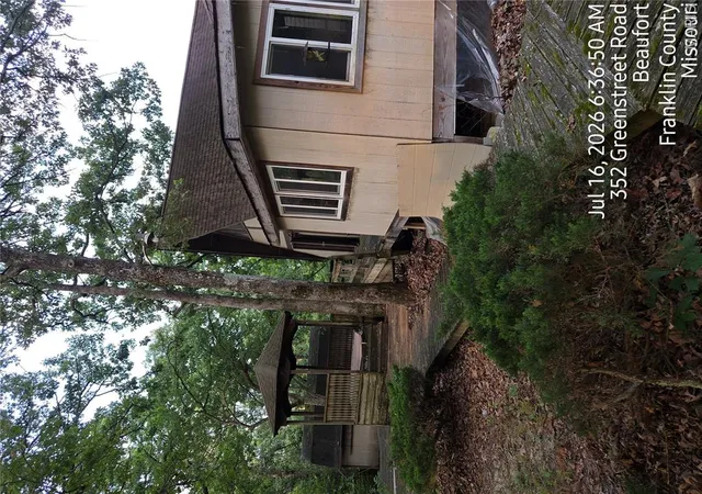 Photo 3 of Sale Pending at 352 Greenstreet Rd, Beaufort, MO 63013 | MLS# MIS26049800 | Listing updated on 2026-08-18