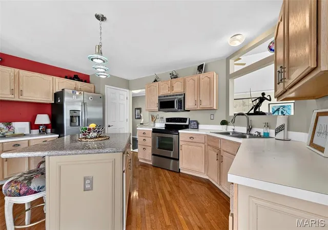Photo 3 of Sale Pending at 4031 Kim Kelly Dr, Saint Charles, MO 63304 | MLS# MIS26049809 | Listing updated on 2026-08-10