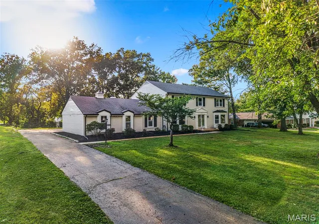 Photo 2 of Single family home for sale at 2251 Whitby Rd, Chesterfield, MO 63017 | MLS# MIS26049810 | Listing updated on 2026-09-14