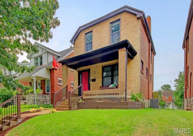 Photo 3 of Sale Pending at 5020 Bancroft Ave, Saint Louis, MO 63109 | MLS# MIS26049815 | Listing updated on 2026-09-03