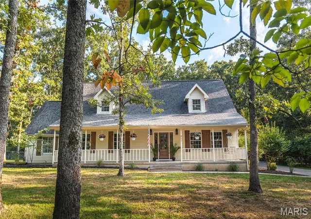 Photo 3 of Sale Pending at 807 Lariat Ln, Rolla, MO 65401 | MLS# MIS26049816 | Listing updated on 2026-08-30