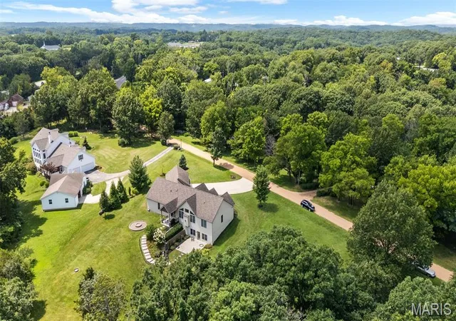 Photo 4 of Sale Pending at 270 Vatterott Farm Rd, Pacific, MO 63069 | MLS# MIS26049817 | Listing updated on 2026-08-10