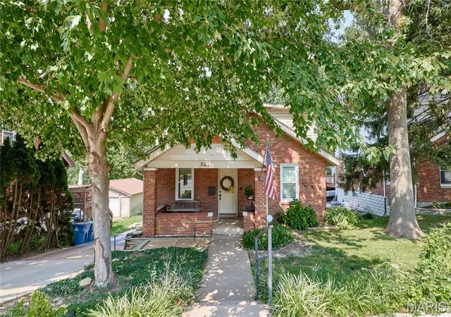 1st image of 843 N Florissant Rd, Saint Louis, MO 63135 | MLS# MIS26049823
