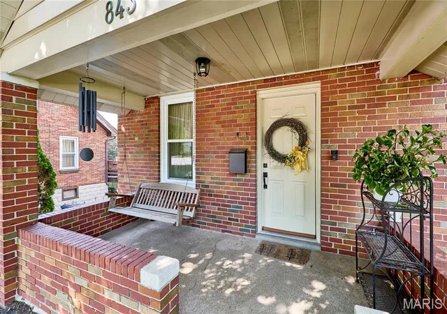 2nd image of 843 N Florissant Rd, Saint Louis, MO 63135 | MLS# MIS26049823
