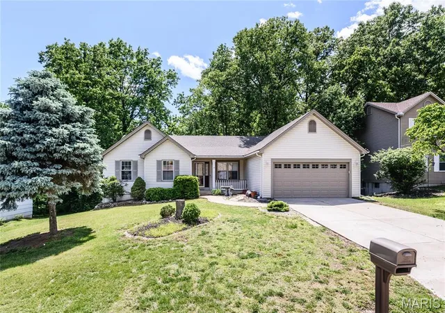 Photo 1 of Sale Pending at 3935 Rhine Ct, Saint Charles, MO 63304 | MLS# MIS26049825 | Listing updated on 2026-09-04