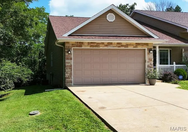2nd image of 2714 Royal Oak Dr, High Ridge, MO 63049 | MLS# MIS26049831