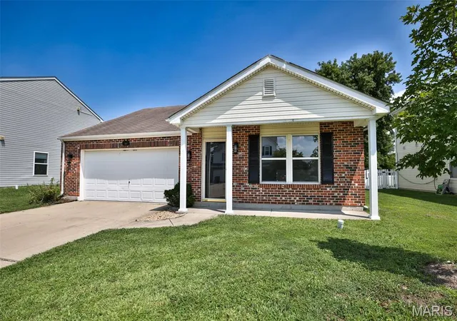 1st image of 560 Falling Leaf Wy, Mascoutah, IL 62258 | MLS# MIS26049832