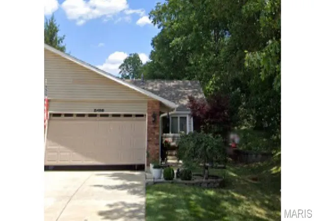 Photo 1 of Sale Pending at 2498 Fox Bridge Ct #19, Lake Saint Louis, MO 63367 | MLS# MIS26049834 | Listing updated on 2026-09-19