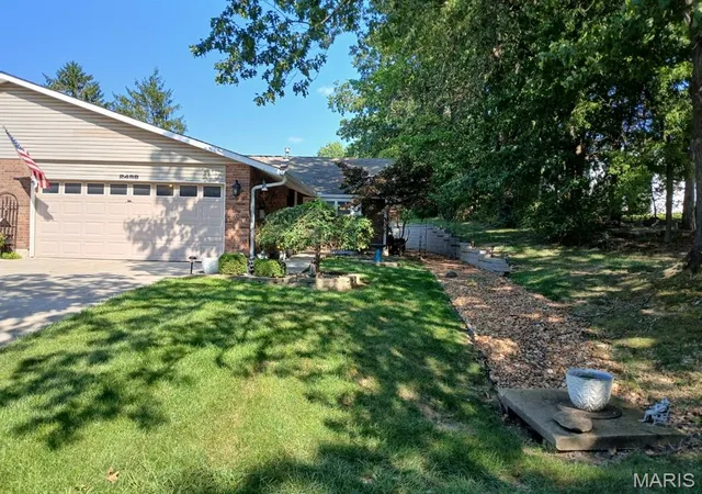 Photo 3 of Sale Pending at 2498 Fox Bridge Ct #19, Lake Saint Louis, MO 63367 | MLS# MIS26049834 | Listing updated on 2026-09-19