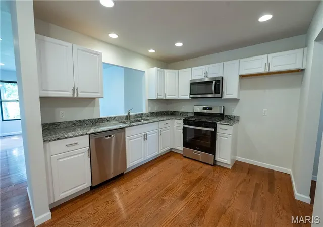 Photo 2 of Sale Pending at 6903 Singingwood Ln, Saint Louis, MO 63129 | MLS# MIS26049835 | Listing updated on 2026-08-31