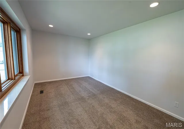 Photo 3 of Sale Pending at 6903 Singingwood Ln, Saint Louis, MO 63129 | MLS# MIS26049835 | Listing updated on 2026-08-31
