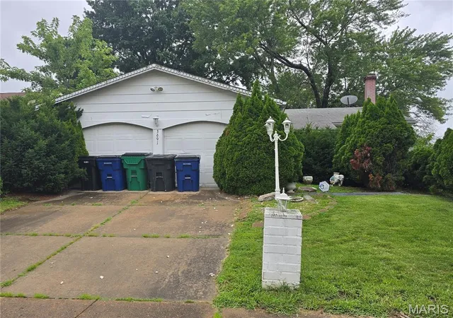 Photo 1 of Single family home for sale at 3691 Heather Trails Dr, Florissant, MO 63031 | MLS# MIS26049843 | Listing updated on 2026-09-05