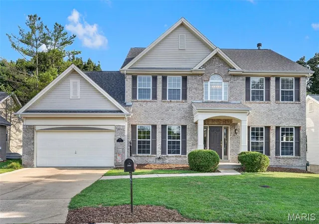 Photo 2 of Sale Pending at 2860 Westridge Oaks Ct, Wildwood, MO 63040 | MLS# MIS26049844 | Listing updated on 2026-08-17