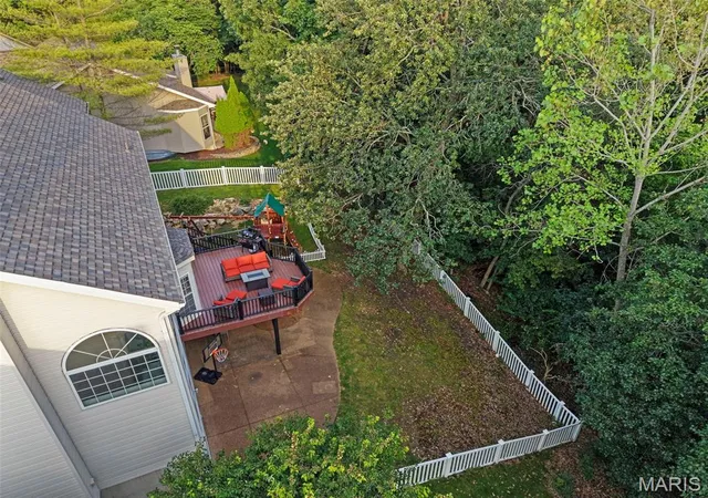 Photo 4 of Sale Pending at 2860 Westridge Oaks Ct, Wildwood, MO 63040 | MLS# MIS26049844 | Listing updated on 2026-08-17