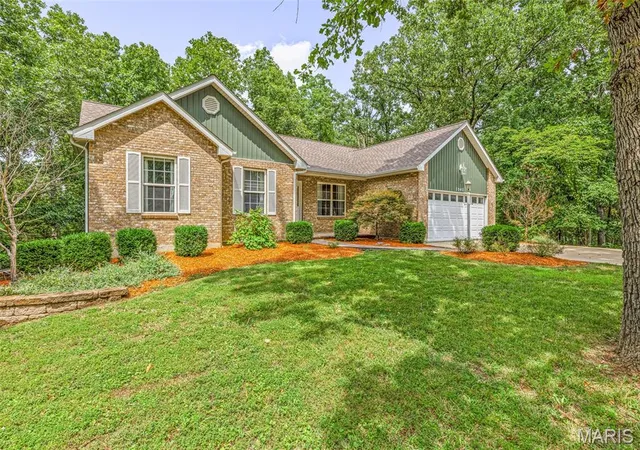 Photo 3 of Single family home for sale at 5945 Old Hickory Trail, Hillsboro, MO 63050 | MLS# MIS26049853 | Listing updated on 2026-09-15