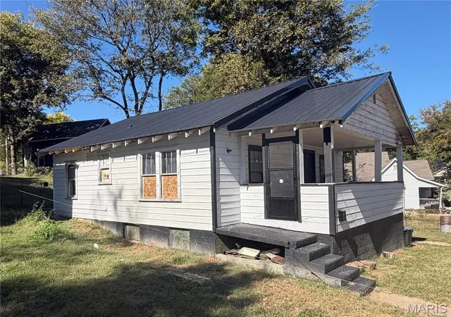 Photo 1 of Single family home for sale at 635 Lindsay Ave, Poplar Bluff, MO 63901 | MLS# MIS26049855 | Listing updated on 2026-10-09