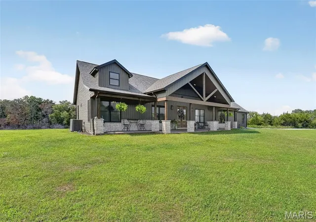2nd image of 1010 Hwy Uu, Silex, MO 63377 | MLS# MIS26049856