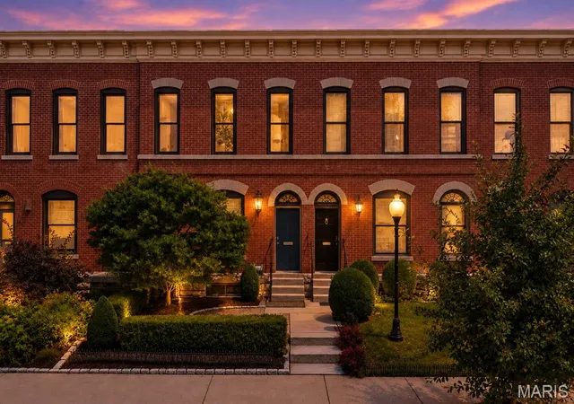 Townhouse for sale at 4429 Oakland Ave, Saint Louis, MO 63110 | MLS# MIS26049858
