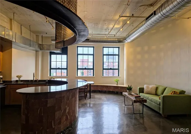 Photo 3 of Condo for sale at 701 N 15th Street #507E, Saint Louis, MO 63103 | MLS# MIS26049861 | Listing updated on 2026-10-18