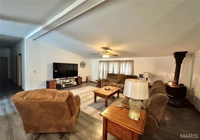 4th image of 600 Hidden Lake Rd, De Soto, MO 63020 | MLS# MIS26049869
