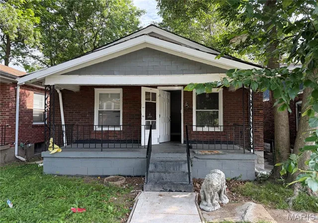 Photo 1 of Single family home for sale at 6719 Stratford Ave, Saint Louis, MO 63121 | MLS# MIS26049876 | Listing updated on 2026-08-04