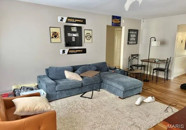 2nd image of 443 S Clay Ave #C, Saint Louis, MO 63122 | MLS# MIS26049883
