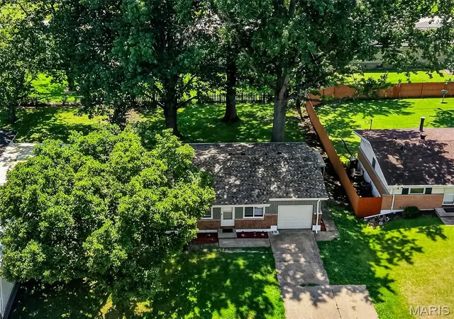 Photo 3 of Single family home for sale at 1316 Bayonne Dr, Saint Louis, MO 63138 | MLS# MIS26049888 | Listing updated on 2026-10-23