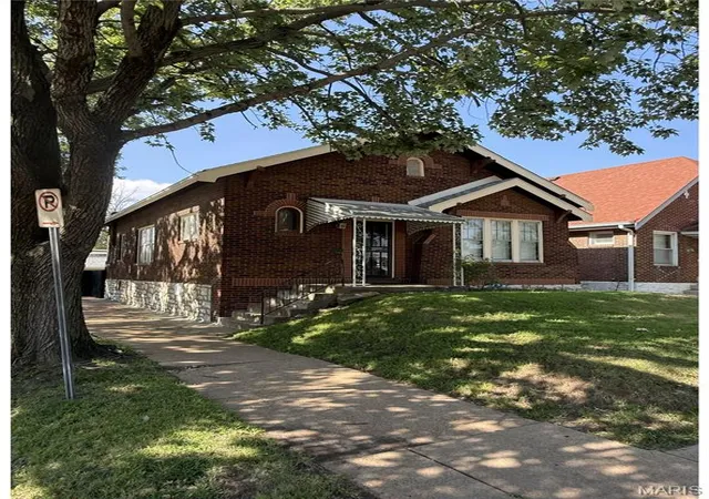 Photo 1 of Single family home for sale at 4000 Mcdonald Ave, Saint Louis, MO 63116 | MLS# MIS26049889 | Listing updated on 2026-08-14