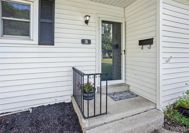 Photo 3 of Single family home for sale at 30 Apple Tree Ln, Belleville, IL 62221 | MLS# MIS26049900 | Listing updated on 2026-09-24