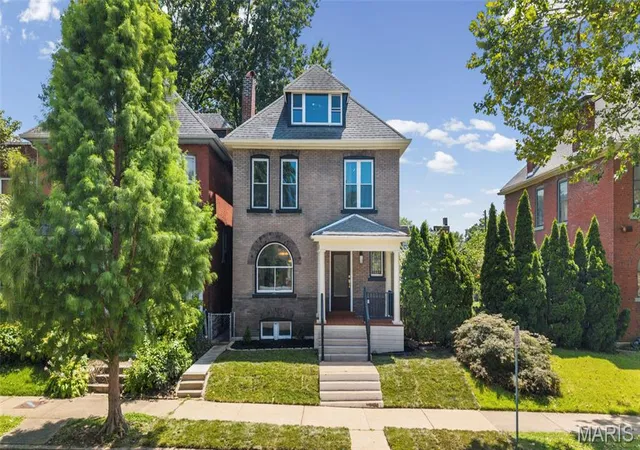 2nd image of 3950 Shenandoah Ave, Saint Louis, MO 63110 | MLS# MIS26049902